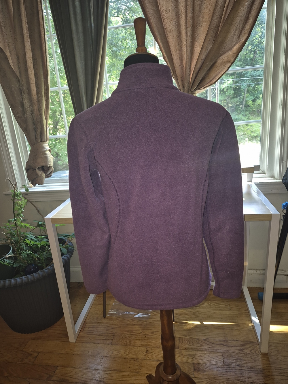 Womans Small Eastern Mountain Sports Purple Zip-Up Fleece Jacket